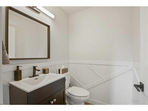 4162 Ryders Ridge Boulevard, Sylvan Lake, AB - Indoor Photo Showing Bathroom