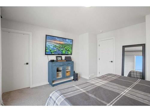 4162 Ryders Ridge Boulevard, Sylvan Lake, AB - Indoor Photo Showing Bedroom