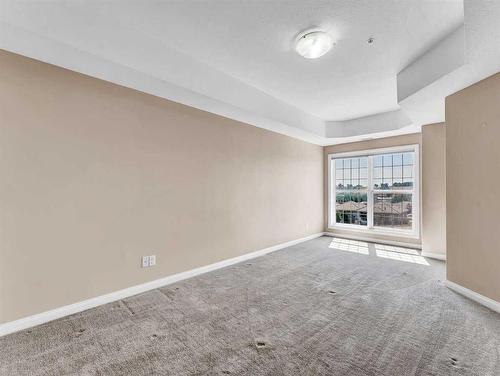 328-201 River Ridge Drive Nw, Medicine Hat, AB - Indoor Photo Showing Other Room