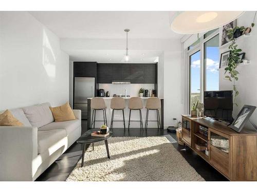 1102-1501 6 Street Sw, Calgary, AB - Indoor Photo Showing Living Room