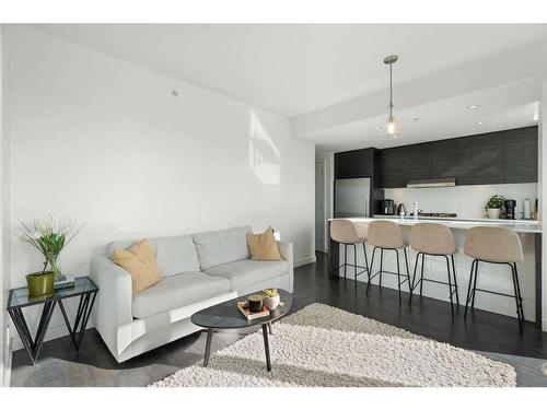 1102-1501 6 Street Sw, Calgary, AB - Indoor Photo Showing Living Room