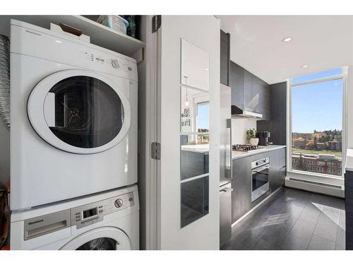 1102-1501 6 Street Sw, Calgary, AB - Indoor Photo Showing Laundry Room