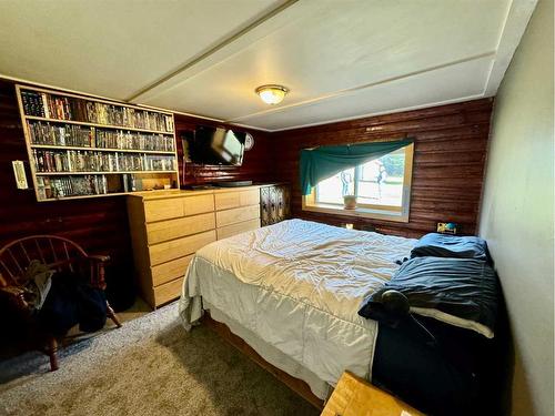 362016 Range Road 7-2, Rural Clearwater County, AB - Indoor Photo Showing Bedroom