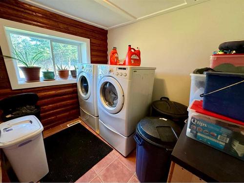 362016 Range Road 7-2, Rural Clearwater County, AB - Indoor Photo Showing Laundry Room