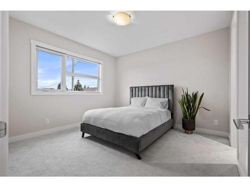 4315 48 Avenue, Sylvan Lake, AB - Indoor Photo Showing Bedroom