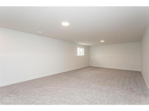 643 Robinson Avenue, Penhold, AB - Indoor Photo Showing Other Room