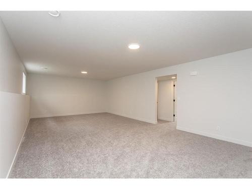 643 Robinson Avenue, Penhold, AB - Indoor Photo Showing Other Room