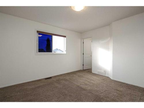 10 Cedar Square, Blackfalds, AB - Indoor Photo Showing Other Room