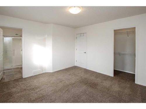 10 Cedar Square, Blackfalds, AB - Indoor Photo Showing Other Room