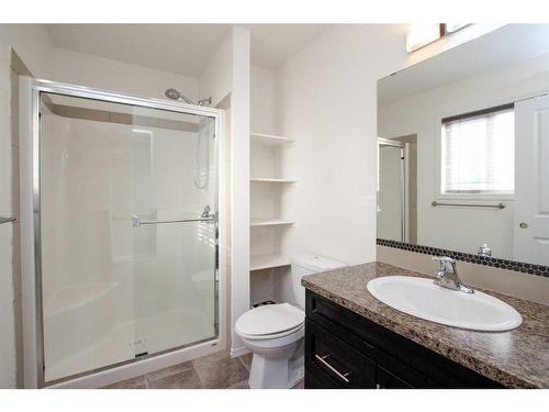 10 Cedar Square, Blackfalds, AB - Indoor Photo Showing Bathroom