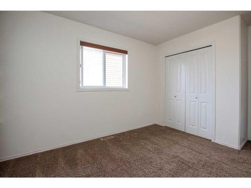 10 Cedar Square, Blackfalds, AB - Indoor Photo Showing Other Room