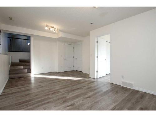 10 Cedar Square, Blackfalds, AB - Indoor Photo Showing Other Room