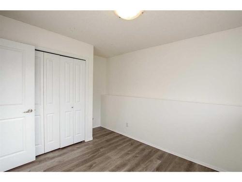 10 Cedar Square, Blackfalds, AB - Indoor Photo Showing Other Room