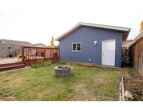 10 Cedar Square, Blackfalds, AB - Outdoor With Deck Patio Veranda With Exterior