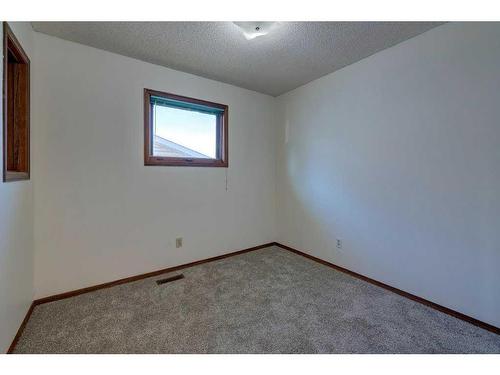 22 Dixon Crescent, Red Deer, AB - Indoor Photo Showing Other Room