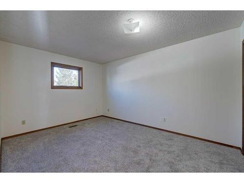 22 Dixon Crescent, Red Deer, AB - Indoor Photo Showing Other Room