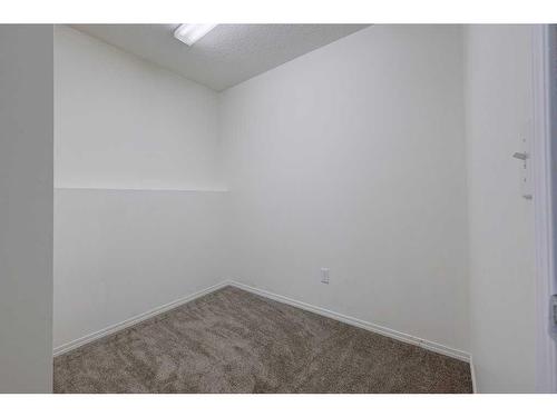 22 Dixon Crescent, Red Deer, AB - Indoor Photo Showing Other Room