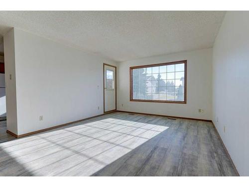 22 Dixon Crescent, Red Deer, AB - Indoor Photo Showing Other Room