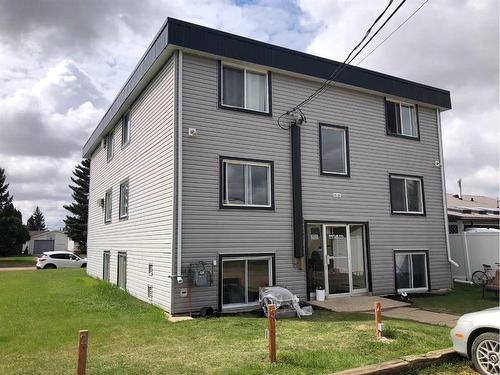 1-6-5407 48 Avenue, Forestburg, AB - Outdoor