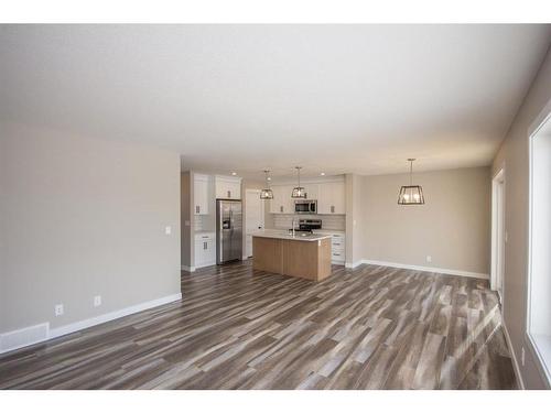 122 Mann Drive, Penhold, AB - Indoor