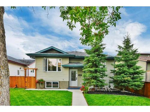 #1 5108 60 Avenue, Ponoka, AB - Outdoor With Facade