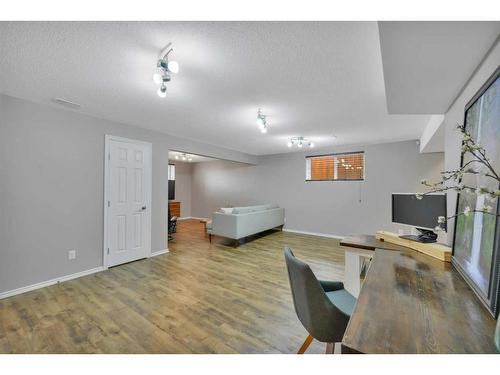 #1 5108 60 Avenue, Ponoka, AB - Indoor