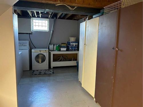 5107 49 Avenue, Forestburg, AB - Indoor Photo Showing Laundry Room