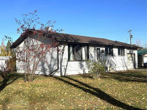 5107 49 Avenue, Forestburg, AB - Outdoor