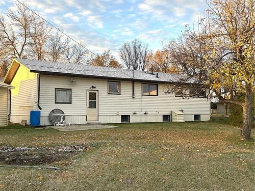 5107 49 Avenue, Forestburg, AB - Outdoor