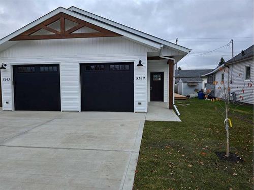 5139 52 Street, Lacombe, AB - Outdoor