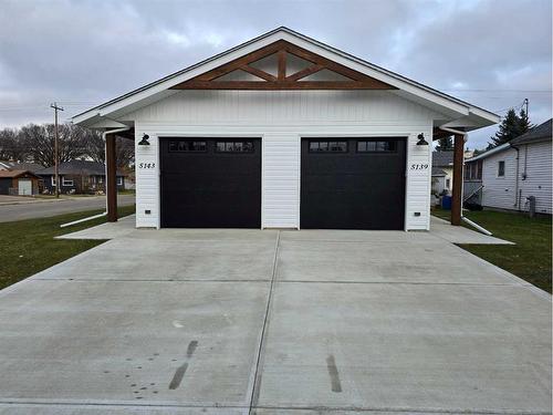 5139 52 Street, Lacombe, AB - Outdoor