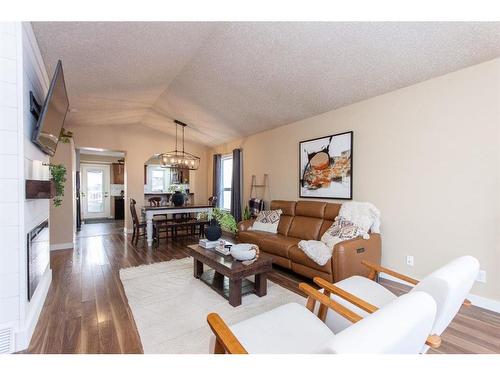 139 Timberstone Way, Red Deer, AB - Indoor Photo Showing Living Room