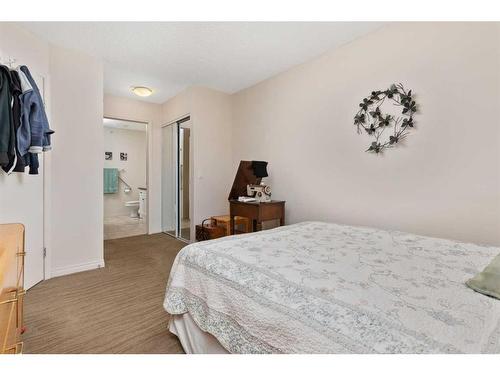 308-4834 52A Street, Camrose, AB - Indoor Photo Showing Bedroom