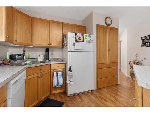 308-4834 52A Street, Camrose, AB - Indoor Photo Showing Kitchen