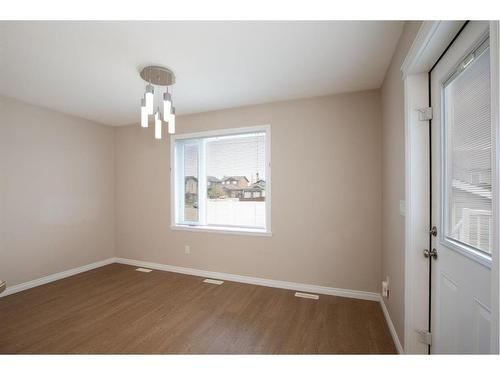 6440 Elmwood Way, Innisfail, AB - Indoor Photo Showing Other Room