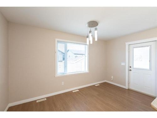 6440 Elmwood Way, Innisfail, AB - Indoor Photo Showing Other Room