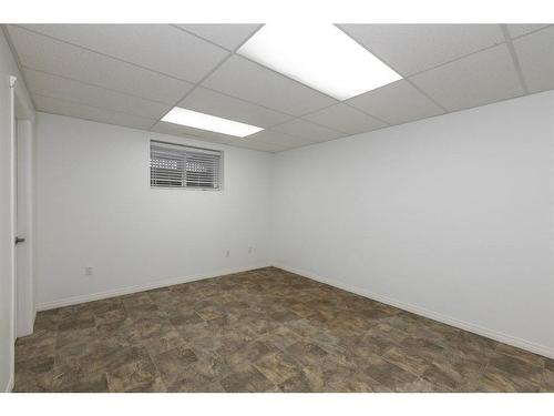 6440 Elmwood Way, Innisfail, AB - Indoor Photo Showing Other Room