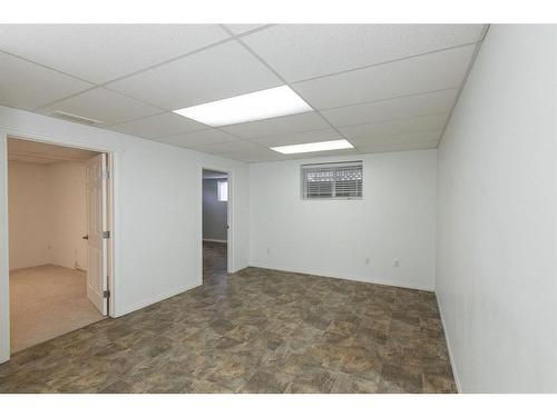 6440 Elmwood Way, Innisfail, AB - Indoor Photo Showing Other Room