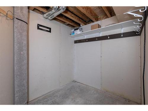 6440 Elmwood Way, Innisfail, AB - Indoor Photo Showing Other Room