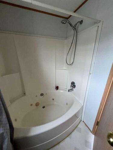 4516 59 Street, Rocky Mountain House, AB - Indoor Photo Showing Bathroom