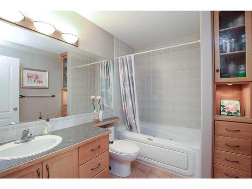 104 Darling Crescent, Red Deer, AB - Indoor Photo Showing Bathroom