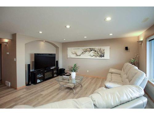 104 Darling Crescent, Red Deer, AB - Indoor Photo Showing Living Room