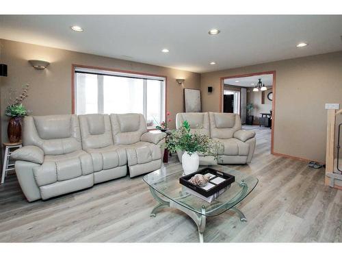 104 Darling Crescent, Red Deer, AB - Indoor Photo Showing Living Room