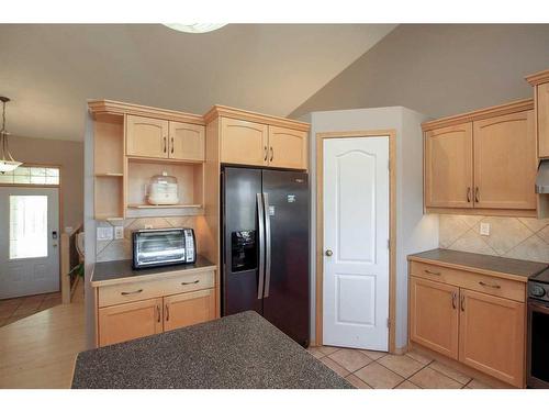 104 Darling Crescent, Red Deer, AB - Indoor Photo Showing Kitchen