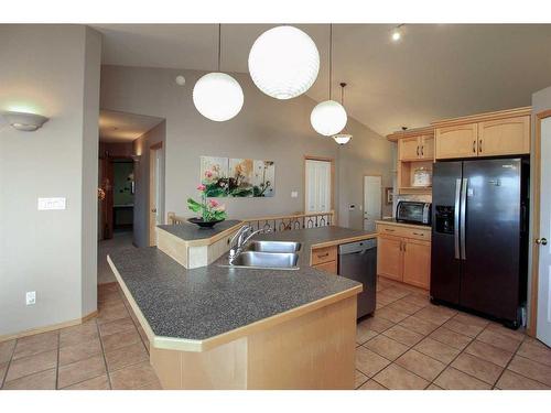 104 Darling Crescent, Red Deer, AB - Indoor Photo Showing Kitchen With Double Sink