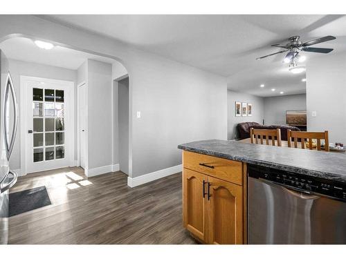 6309 41 Avenue, Camrose, AB - Indoor Photo Showing Kitchen