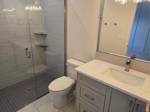 5143 52 Street, Lacombe, AB - Indoor Photo Showing Bathroom