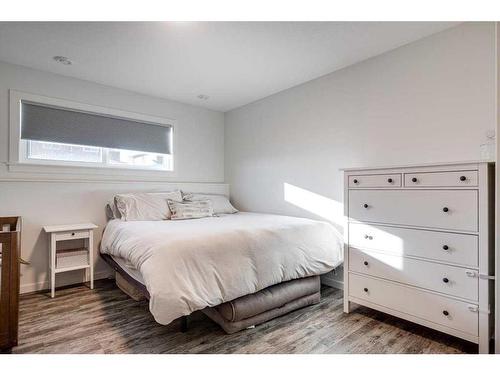 10 Ranchers Close, Lacombe, AB - Indoor Photo Showing Bedroom