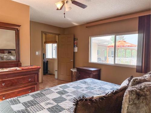 53224 Range Road 61, Rural Parkland County, AB - Indoor Photo Showing Bedroom