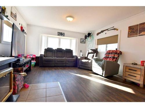 365038 Range Road 5-2, Rural Clearwater County, AB - Indoor Photo Showing Living Room